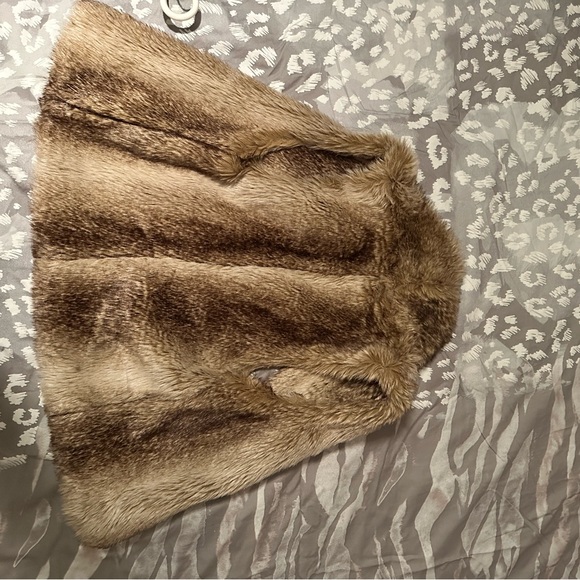 Honey Punch faux fur vest - Picture 8 of 14
